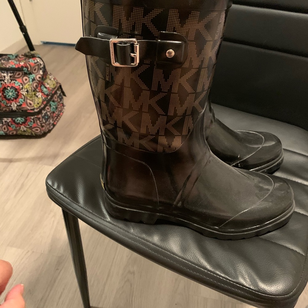 Michael Kors rain boots - Picture 2 of 5